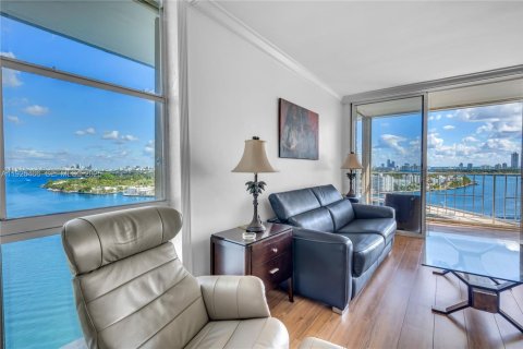 Condominio en venta en North Bay Village, Florida, 1 dormitorio, 98.2 m2 № 1984006 - foto 13
