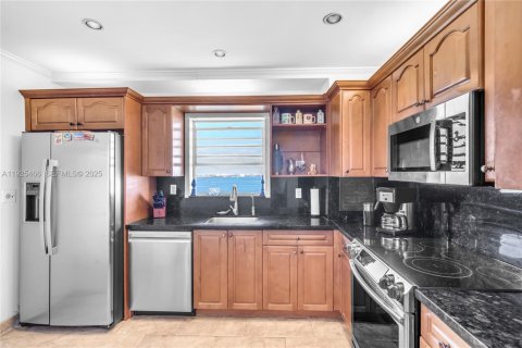 Condominio en venta en North Bay Village, Florida, 1 dormitorio, 98.2 m2 № 1984006 - foto 20