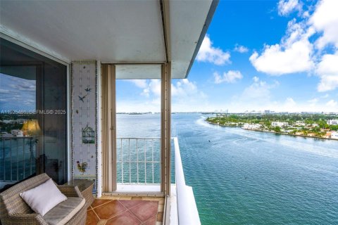Condominio en venta en North Bay Village, Florida, 1 dormitorio, 98.2 m2 № 1984006 - foto 7