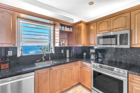 Condominio en venta en North Bay Village, Florida, 1 dormitorio, 98.2 m2 № 1984006 - foto 21