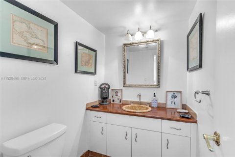 Condominio en venta en North Bay Village, Florida, 1 dormitorio, 98.2 m2 № 1984006 - foto 29