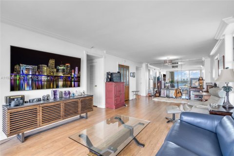 Condominio en venta en North Bay Village, Florida, 1 dormitorio, 98.2 m2 № 1984006 - foto 17