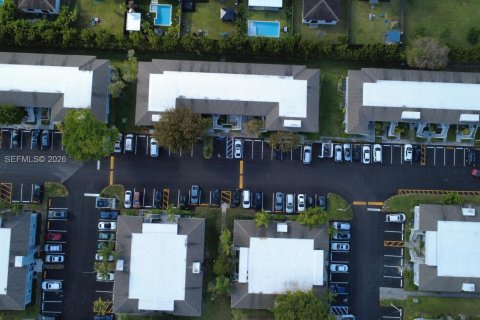 Condo in Miami, Florida, 3 bedrooms  № 2045629 - photo 28