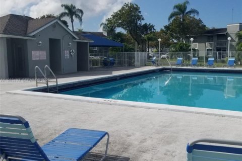 Copropriété à vendre à Miami, Floride: 3 chambres, 98.85 m2 № 2045629 - photo 18