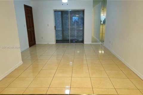 Condo in Miami, Florida, 3 bedrooms  № 2045629 - photo 21