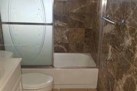 Copropriété à vendre à Miami, Floride: 3 chambres, 98.85 m2 № 2045629 - photo 12