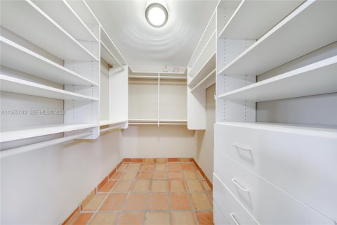 Casa en venta en Miami, Florida, 3 dormitorios, 162.3 m2 № 2008256 - foto 11