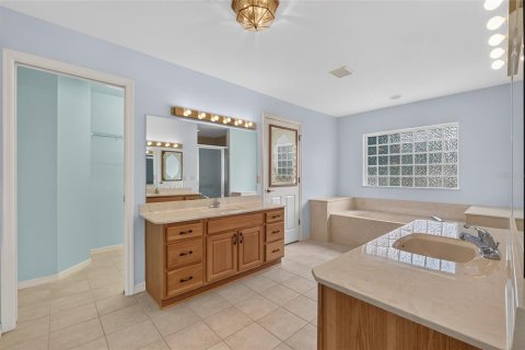 House in Ocala, Florida 3 bedrooms, 268.67 sq.m. № 2155670 - photo 2