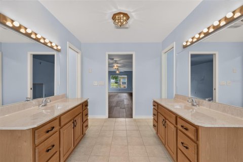 House in Ocala, Florida 3 bedrooms, 268.67 sq.m. № 2155670 - photo 3