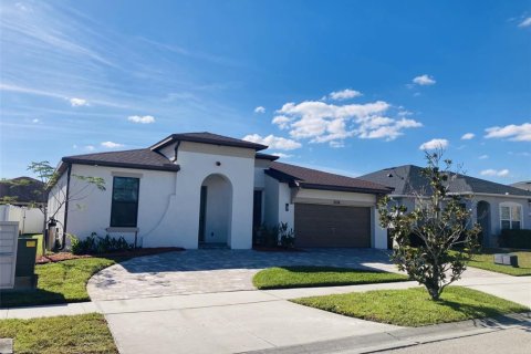 House in Kissimmee, Florida 4 bedrooms, 205.41 sq.m. № 1537642 - photo 2