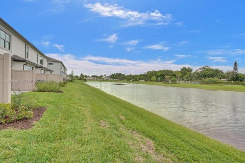 Touwnhouse à louer à Oakland Park, Floride: 3 chambres, 164.81 m2 № 2042817 - photo 8