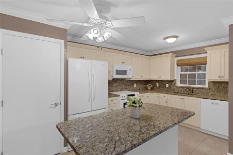 Condominio en venta en Astor, Florida, 2 dormitorios, 77.29 m2 № 1792753 - foto 8