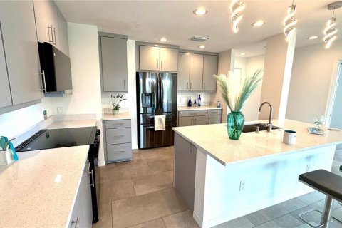 Copropriété à vendre à Tarpon Springs, Floride: 2 chambres, 123.56 m2 № 2223128 - photo 9