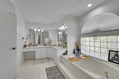 Villa ou maison à vendre à Coral Springs, Floride: 4 chambres, 223.15 m2 № 1935955 - photo 29