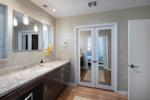 Casa en venta en Pinecrest, Florida, 4 dormitorios, 296.82 m2 № 1968384 - foto 18