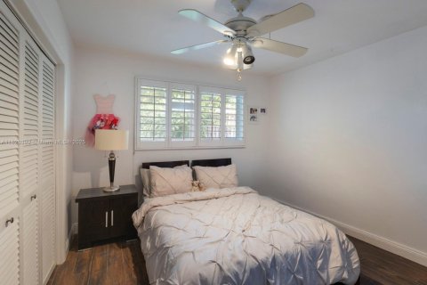 Casa en venta en Pinecrest, Florida, 4 dormitorios, 296.82 m2 № 1968384 - foto 23