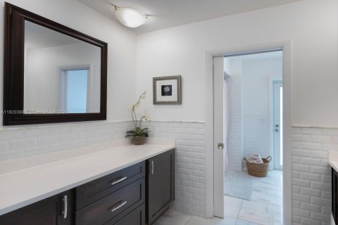 Casa en venta en Pinecrest, Florida, 4 dormitorios, 296.82 m2 № 1968384 - foto 24