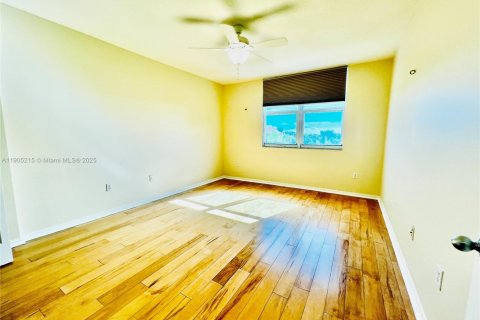 Condo in Fort Lauderdale, Florida, 3 bedrooms  № 2017279 - photo 26