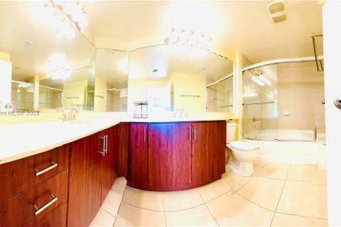 Condo in Fort Lauderdale, Florida, 3 bedrooms  № 2017279 - photo 18