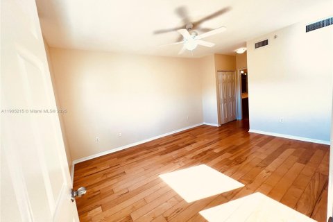 Condo in Fort Lauderdale, Florida, 3 bedrooms  № 2017279 - photo 16