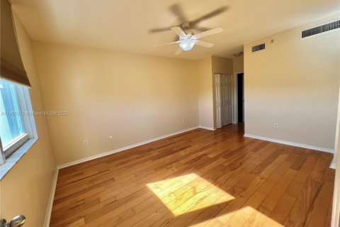 Condo in Fort Lauderdale, Florida, 3 bedrooms  № 2017279 - photo 19