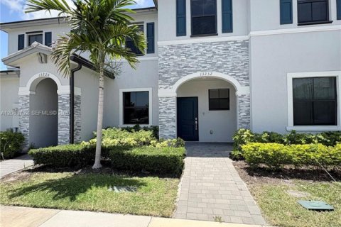 Casa en Homestead, Florida 4 dormitorios, 149.76 m2 № 2189100