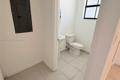 Casa en alquiler en Homestead, Florida, 4 dormitorios, 149.76 m2 № 2189100 - foto 5