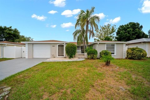 Villa ou maison à vendre à Port Richey, Floride: 3 chambres, 133.97 m2 № 2405582 - photo 2