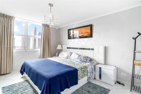 Condo in Sunny Isles Beach, Florida, 3 bedrooms  № 2390107 - photo 21