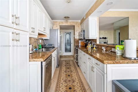 Condo in Sunny Isles Beach, Florida, 3 bedrooms  № 2390107 - photo 4