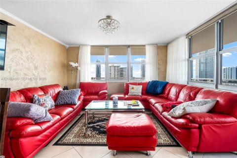 Condo in Sunny Isles Beach, Florida, 3 bedrooms  № 2390107 - photo 15