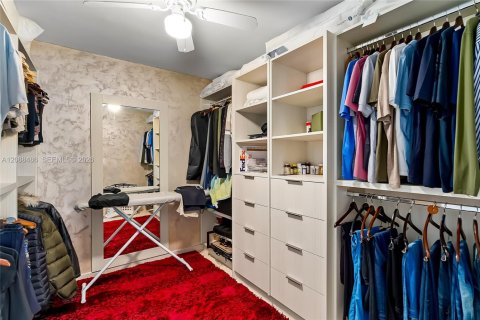 Condo in Sunny Isles Beach, Florida, 3 bedrooms  № 2390107 - photo 25