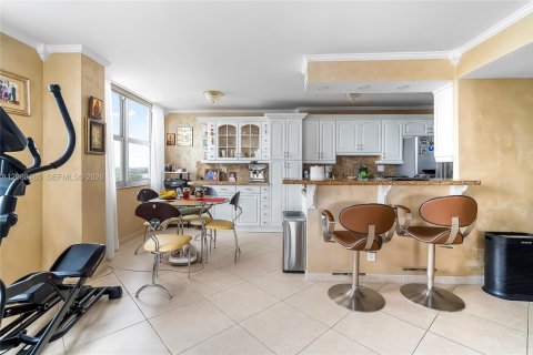 Condo in Sunny Isles Beach, Florida, 3 bedrooms  № 2390107 - photo 10