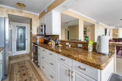 Condo in Sunny Isles Beach, Florida, 3 bedrooms  № 2390107 - photo 5