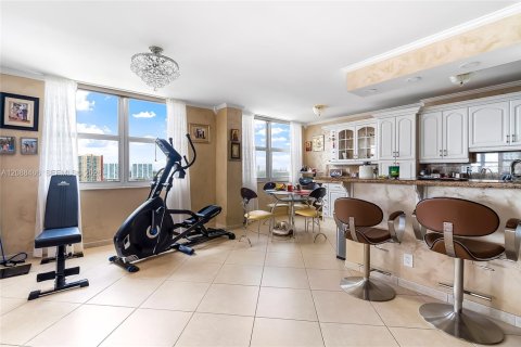 Condo in Sunny Isles Beach, Florida, 3 bedrooms  № 2390107 - photo 11