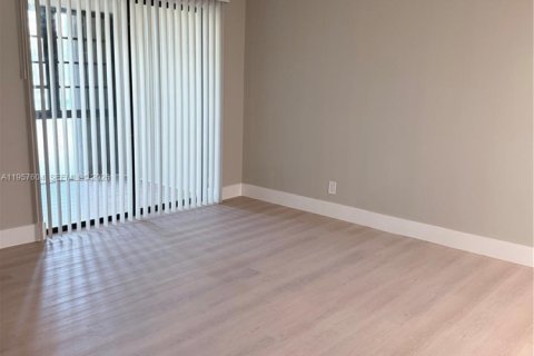 Copropriété à louer à Pompano Beach, Floride: 1 chambre, 75.25 m2 № 2011337 - photo 5