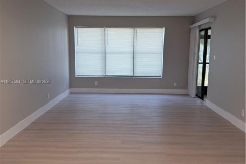Copropriété à louer à Pompano Beach, Floride: 1 chambre, 75.25 m2 № 2011337 - photo 4