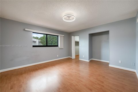 Adosado en alquiler en Miami, Florida, 3 dormitorios, 137.68 m2 № 2076301 - foto 15