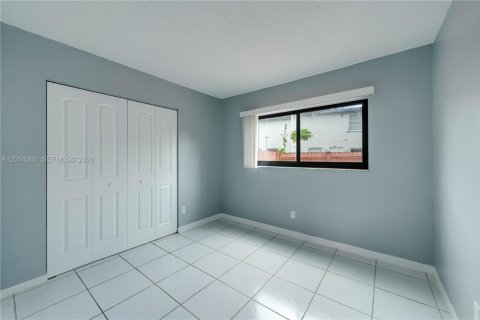 Adosado en alquiler en Miami, Florida, 3 dormitorios, 137.68 m2 № 2076301 - foto 24