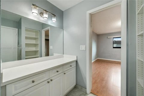 Adosado en alquiler en Miami, Florida, 3 dormitorios, 137.68 m2 № 2076301 - foto 20