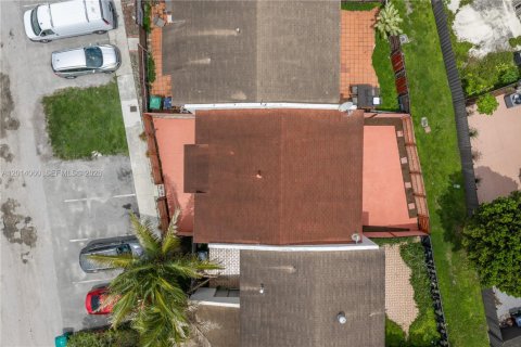 Adosado en alquiler en Miami, Florida, 3 dormitorios, 137.68 m2 № 2076301 - foto 25