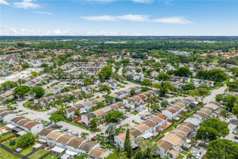 Adosado en alquiler en Miami, Florida, 3 dormitorios, 137.68 m2 № 2076301 - foto 30