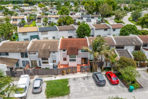 Adosado en alquiler en Miami, Florida, 3 dormitorios, 137.68 m2 № 2076301 - foto 28