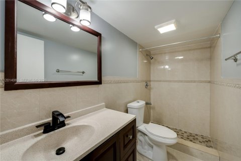 Adosado en alquiler en Miami, Florida, 3 dormitorios, 137.68 m2 № 2076301 - foto 22