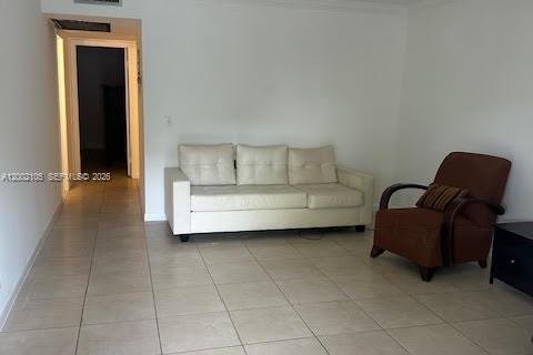 Condo in Pembroke Pines, Florida, 2 bedrooms № 2067517 - photo 8