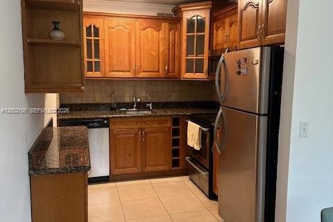 Condo in Pembroke Pines, Florida, 2 bedrooms № 2067517 - photo 2