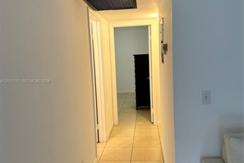 Condo in Pembroke Pines, Florida, 2 bedrooms № 2067517 - photo 17