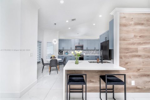 Villa ou maison à vendre à Miami, Floride: 4 chambres, 239.5 m2 № 1948028 - photo 27