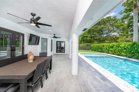 Villa ou maison à vendre à Miami, Floride: 4 chambres, 239.5 m2 № 1948028 - photo 12