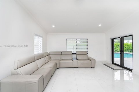 Villa ou maison à vendre à Miami, Floride: 4 chambres, 239.5 m2 № 1948028 - photo 28